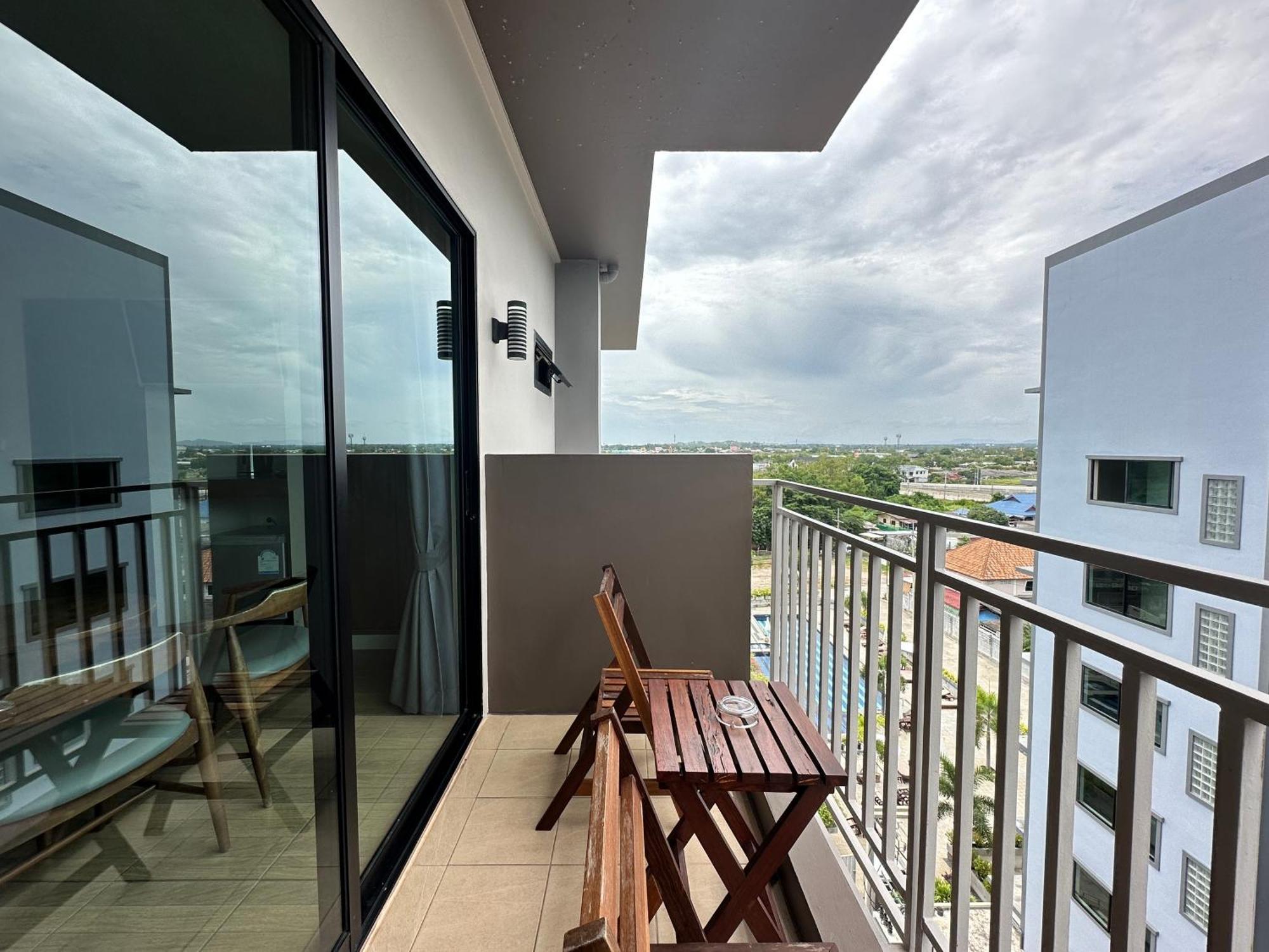 Mangrove Prestige Hotel На Джомтьен Экстерьер фото
